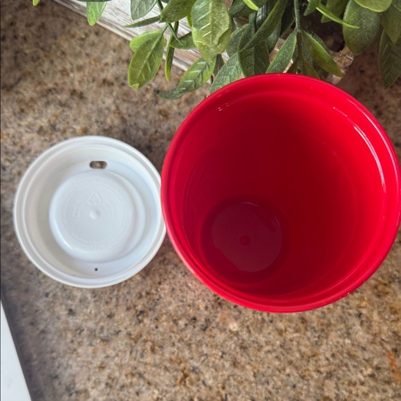 STARBUCKS | Reusable Red and White Holiday Cup 2024 - Picture 5 of 6